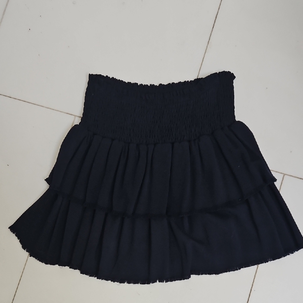 NWOT Juniors Navy Smocked‎ Waist Tiered Mini Skirt